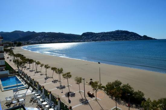 Apartment Holidays Royal Marine *